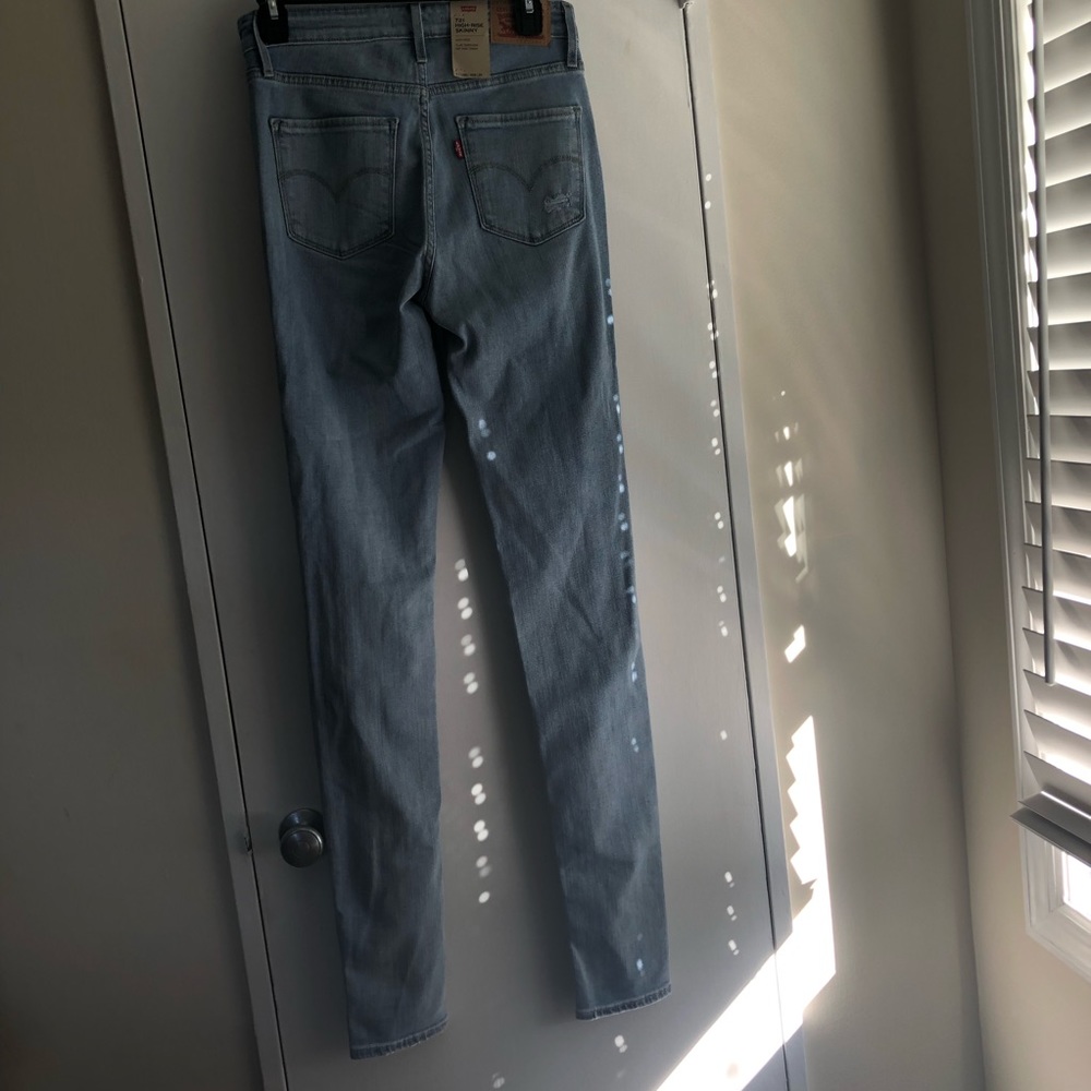 Levi's High Rise Jeans - Picture 7 of 7